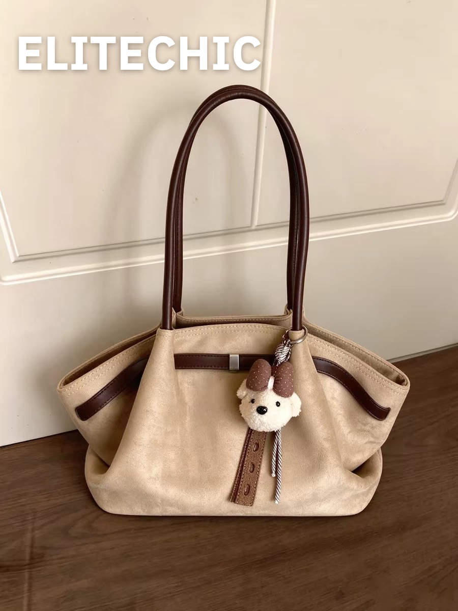 Túi tote da lộn kem nhìn trực diện