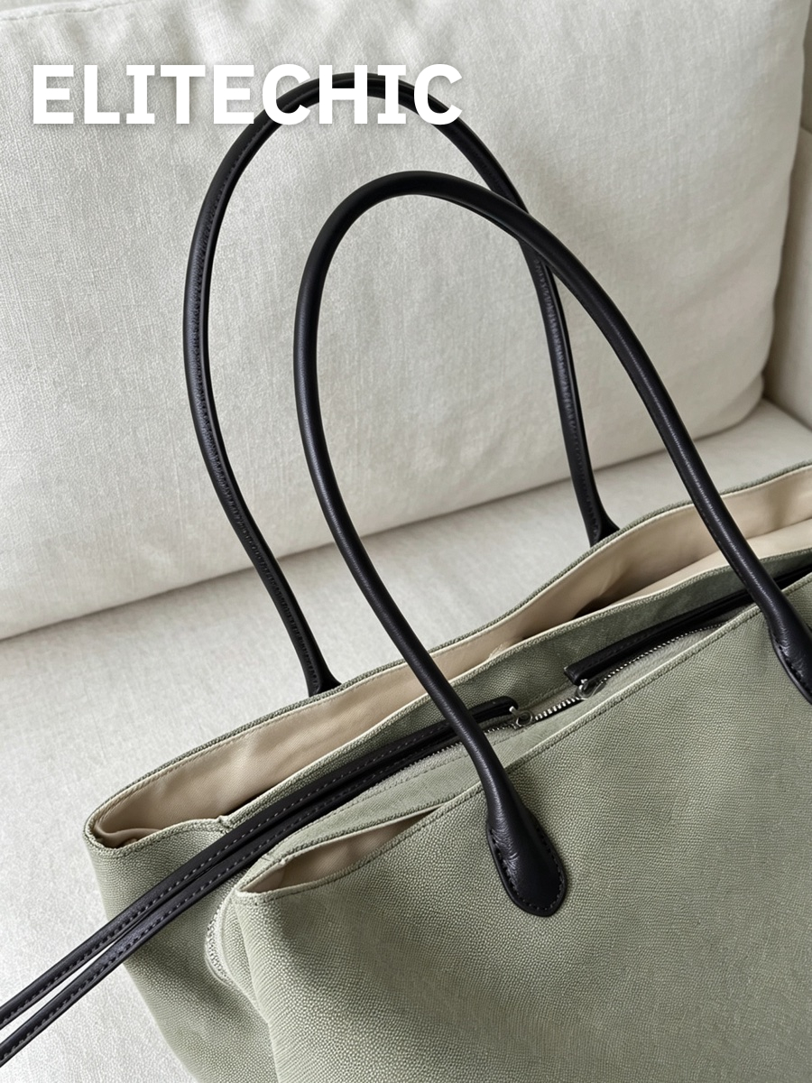 Cận cảnh quai da nâu của túi tote xanh matcha