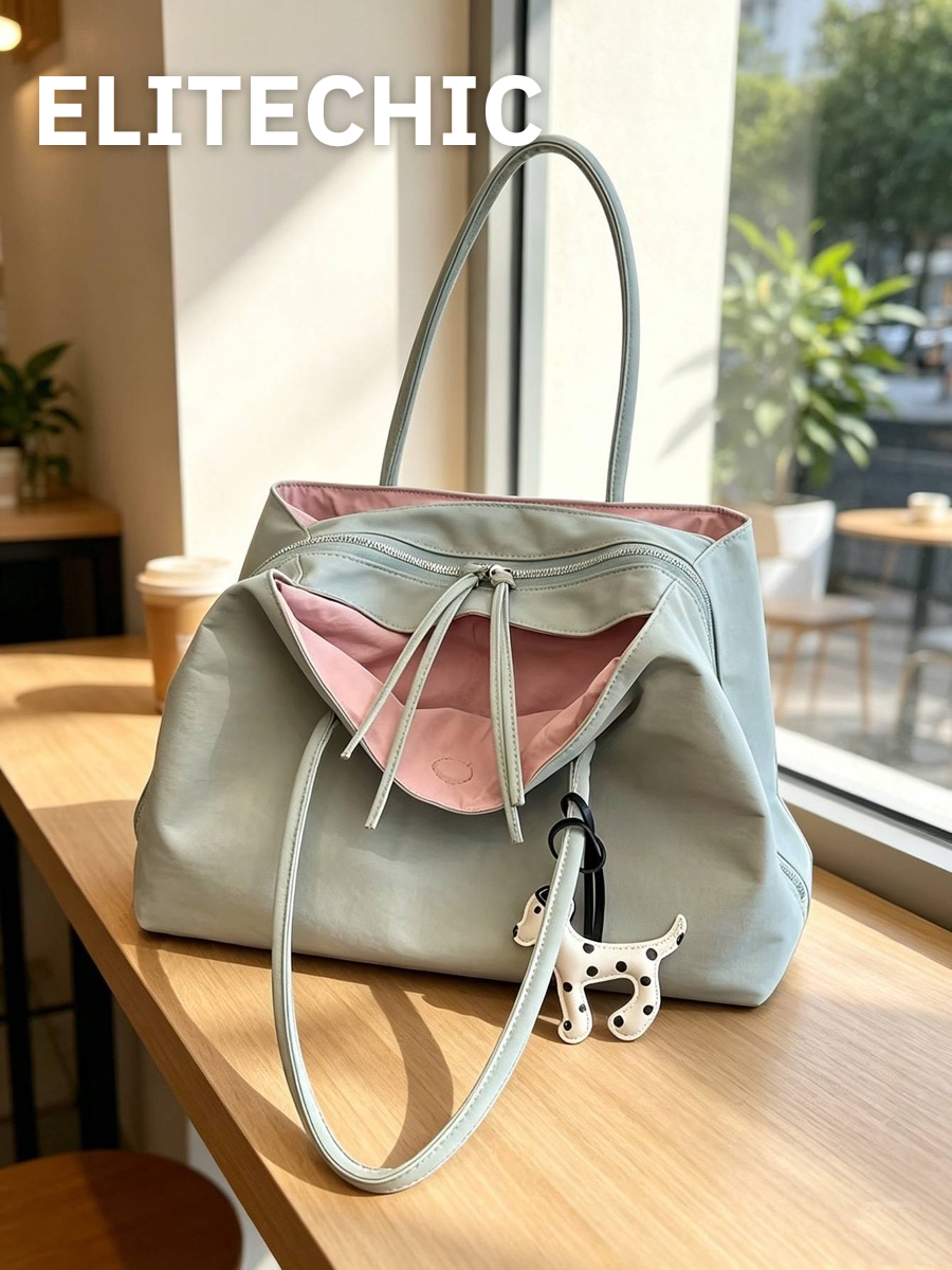 Túi tote da xanh xô thơm lót hồng bên cửa sổ
